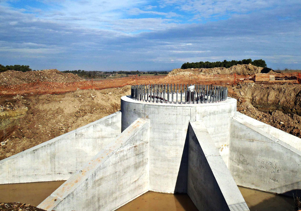 Cimentaciones singulares para aerogenerador: cimentación por muros